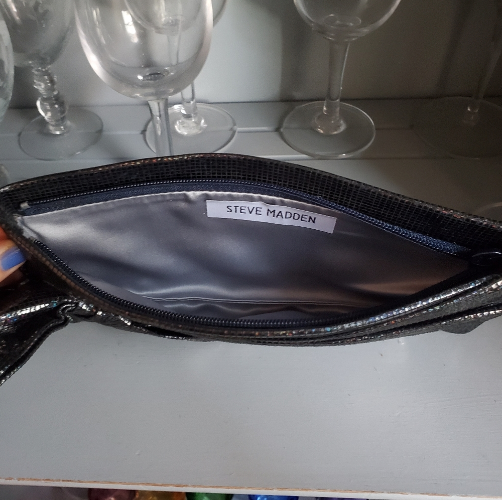 ~3 for $20~ Steve Madden Clutch - Picture 3 of 3